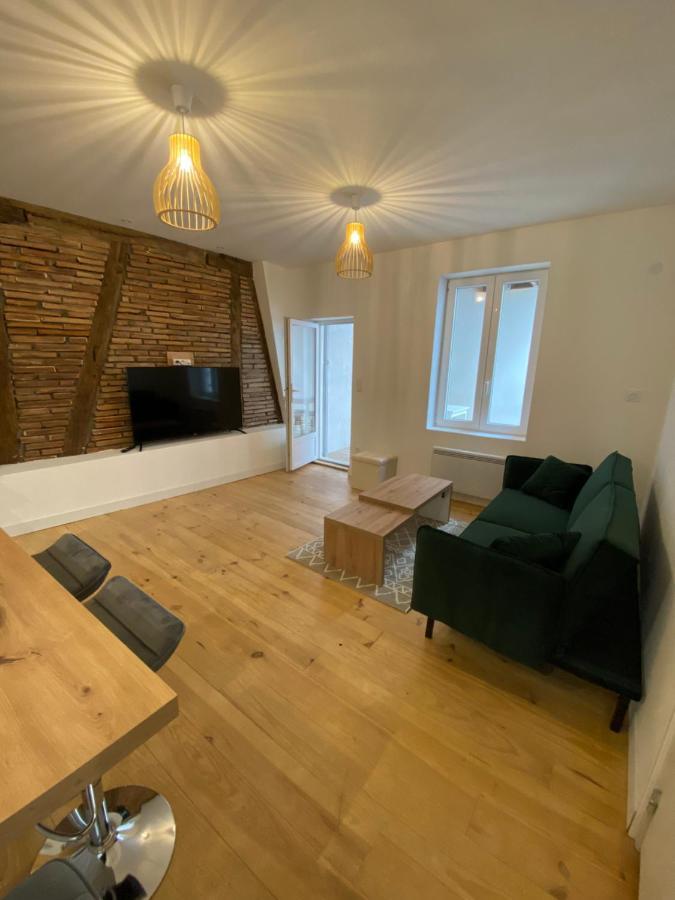 Logement Tout Equipe Layrac ภายนอก รูปภาพ